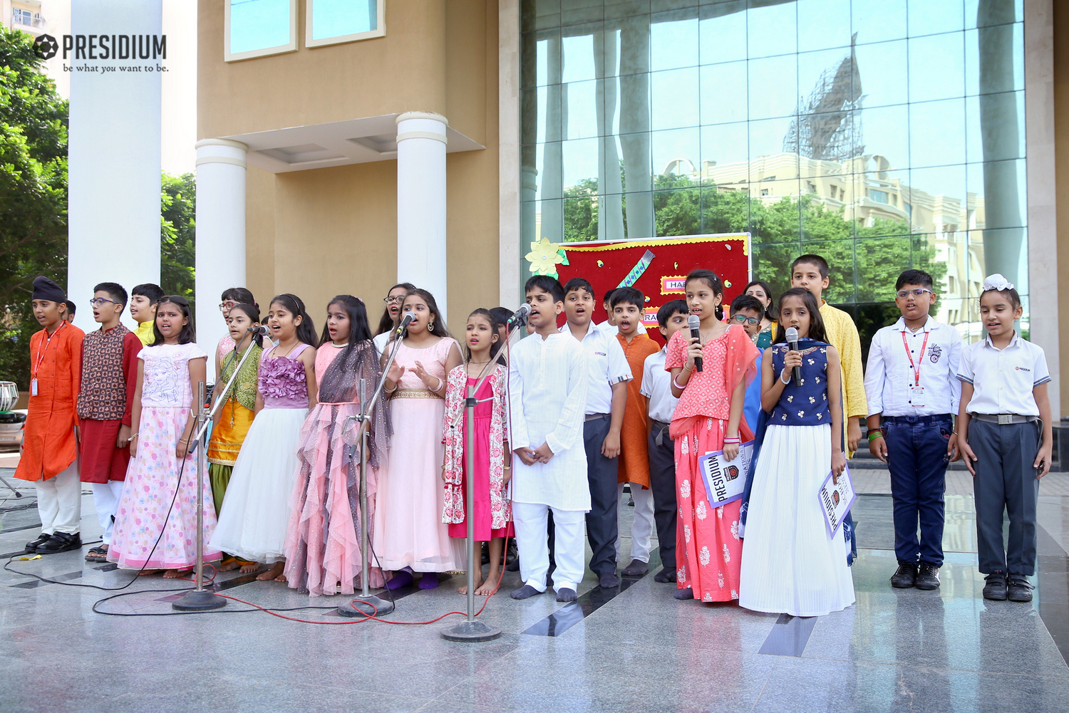 Presidium Gurgaon-57, PRESIDIANS WEAVE THE ESSENCE OF RAKHI WITH HEARTFELT JOY,PRESIDIUM GURUGRAM -57